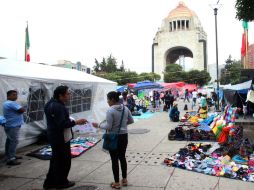 Aspecto del plantón que mantienen maestros de la Coordinadora Nacional de Trabajadores de la Educación en el monumento a la Revolución. ARCHIVO /