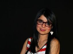 La actriz Violeta Isfel se divierte en escena junto con Omar, su pequeño hijo, quien le pide a voces un hermanito. ARCHIVO /