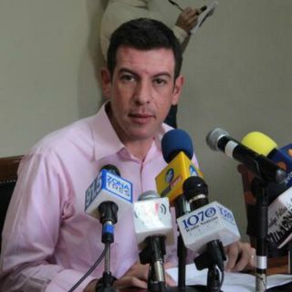 Proponen tipificar como delito asaltos con armas falsas