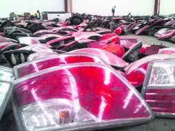 Los operativos oficiales contra este tipo de ilícitos han marcado a los comerciantes legales de la zona de 5 de Febrero. ESPECIAL /