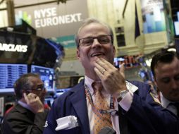 La Bolsa de Valores de Nueva York abrió hoy con ganancias moderadas. AP /