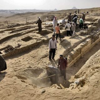 Descubren tumba de un médico real de hace cuatro mil años