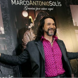 El Buki se contagia de juventud