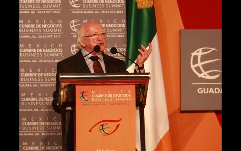 Michael D. Higgins recuerda la importancia de que el acceso a las tecnologías sea equitativo.  /