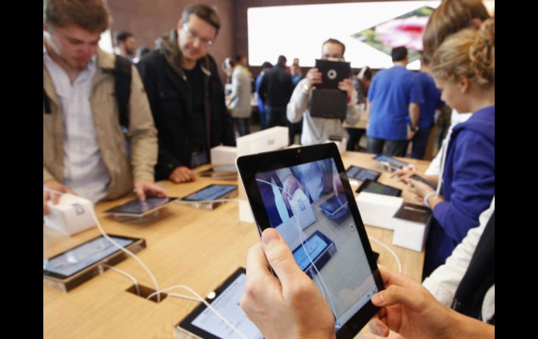 Apple sigue contando con mayor participación en el mercado de tabletas con el 32.4 por ciento, seguida de Samsung con el 18 por ciento. ARCHIVO /
