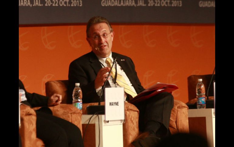 Anthony Wayne,  durante la mesa: México-EUA, cerrar la brecha hacia una verdadera colaboración.  /