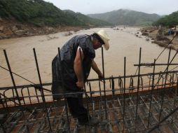 Ante el debilitamiento de 'Raymond', las clases y otras actividades en Guerrero se reanudan. AP /