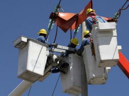 Rojas dice que la CFE hará un esfuerzo muy 'grande' para bajar las tarifas. ARCHIVO /