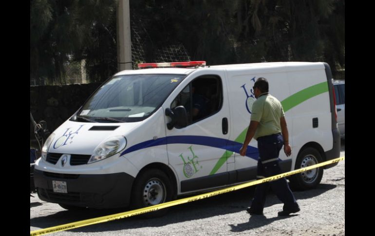 Autoridades comenzaron con los trabajos forenses. El menor homicida ya es buscado. ARCHIVO /