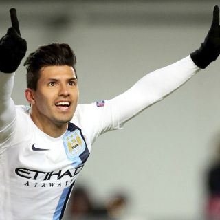 Agüero lidera triunfo del City en Moscú