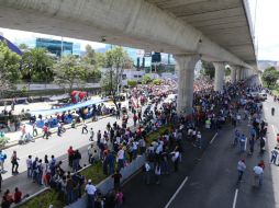 Se prevé que los maestros comiencen a dejar las instalaciones alrededor de las 15:00 horas. ARCHIVO /