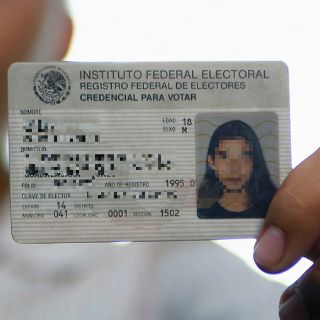 El IFE aprueba nuevo modelo de credencial para votar