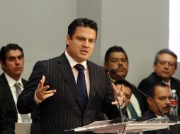 Aristóteles Sandoval había prometido en campaña adelgazar la nómina, pero sólo se han eliminado a 22 de más de 21 mil empleados.  /