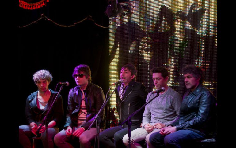 'Romantisísmico' sale de pensar en tiempos de romanticismo corrupto, poca honorabilidad y bajos niveles de dignidad. AFP /