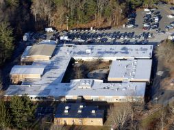 Vista de la escuela primaria Sandy Hook en Newtown, Connecticut. ARCHIVO /