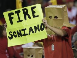 Los aficionados de los Bucaneros no toleran más el paso de su equipo en la temporada. AP /