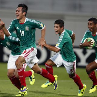 México asegura su pase