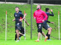 icente Matías Vuoso y Flavio Santos serán parte del equipo que busque hoy la primera victoria en la Liga para los rojinegros. MEXSPORT /