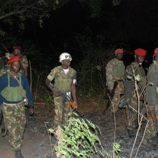 Autobús en Mozambique es atacado, hay diez heridos