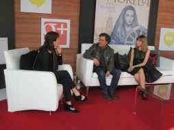 El director Alberto Arvelo y María Valverde, durante un hangout en el FICM. ESPECIAL /