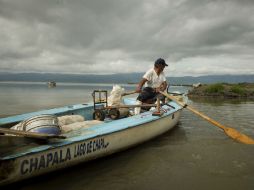 El año pasado, a esta misma fecha, el lago ya había perdido 19 centímetros de los 49 que había recuperado. ARCHIVO /