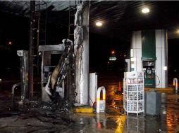 Durante la madrugada de este domingo un grupo delictivo atacó seis gasolineras en tres municipios del estado. EFE /