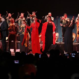 Homenajean a José Alfredo Jiménez en clausura del FIC