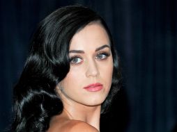 Katy Perry aprovechó para confesar que no ha pasado por el quirófano, a diferencia de otras artistas. ARCHIVO /