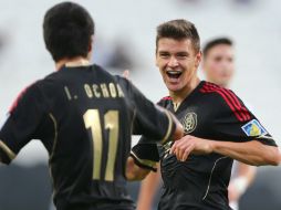 Alejandro Díaz (d) celebra el primer gol de la Sub-17 ante Italia. La Selección avanza a cuartos de final. AFP /