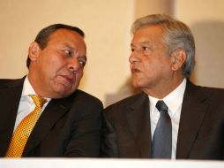 Zambrano recuerda que el PRD votó a favor de la reforma hacendaria para evitar el IVA en alimentos y medicinas. ARCHIVO /