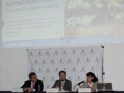 En los talleres, ciudadanos coadyuvan con especialistas de la ONU-Hábitat. ESPECIAL /