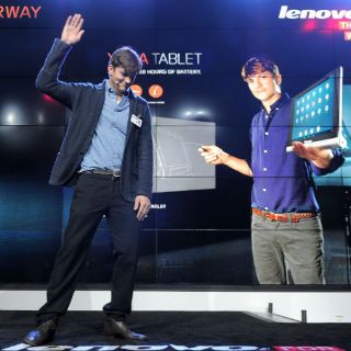 Lenovo contrata a Ashton Kutcher como ingeniero