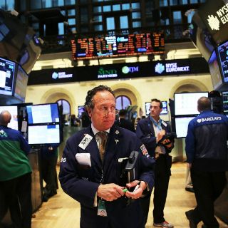 Fed mantiene tasas de interés bajas