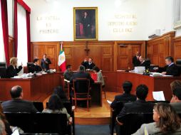 La SCJN indican que un apellido debe vincular a las personas con los integrantes de su grupo familiar. ARCHIVO /