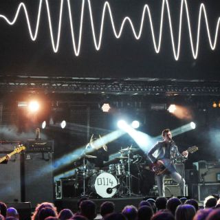 Arctic Monkeys presentan 'One for the road'