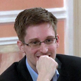 Snowden es contratado en Rusia