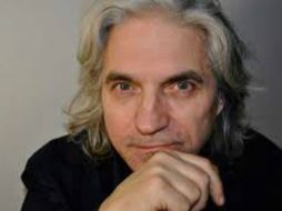 Actualmente, Kowalski trabaja en una película que habla sobre la revolución de la clase media. ESPECIAL /