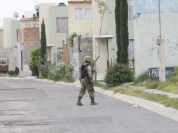 Autoridades custodiaron la zona afectada por la fuga de combustible.  /