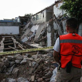 Habrá despidos por derrumbe en Hospitalito: Héctor Robles