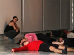 Participantes del taller de Nadia Lartigue. TOMADA DE FACEBOOK LABORATORIO DE ARTE JORGE MARTÍNEZ. ESPECIAL /