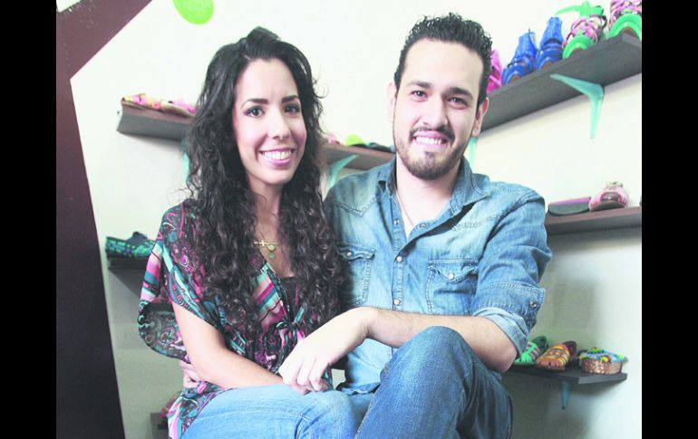 Aportación. Los diseñadores celebran que su marca ya se distribuye en otras ciudades del país.  /