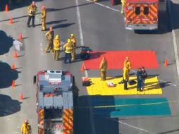 Las imágenes de la televisión local muestran el operativo de los equipos de emergencia; versiones señalan que hay heridos. AP /