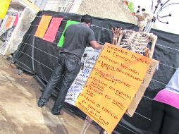 Los colonos exigen que les muestren los permisos, aunque hay trámites que requerirán su consentimiento.  /