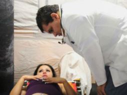 Es de vital importancia acudir a su médico si presenta alguna molestia. ARCHIVO /