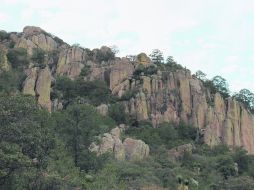 Monumental. La sierra y sus entresijos, cuevas y piedras gigantes para admirar y conocer.  /