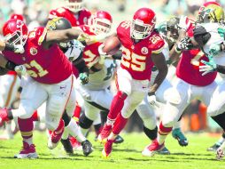 Los Jefes de Kansas saldrán a enfrentar a los Bills de Búfalo pensando en mantener su marca perfecta en la actual campaña. ESPECIAL /