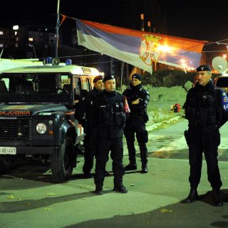 La intimidación y el ataque a votantes marca elecciones kosovares