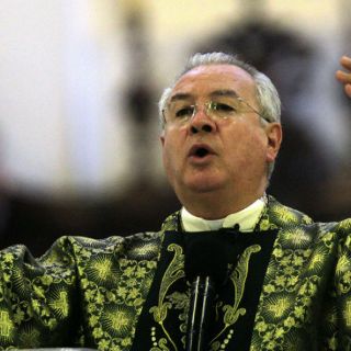 Una sociedad que opte por familias homosexuales no tiene futuro: Robles