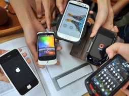 Los celulares son los que más se aseguran por medio de la compañía. ARCHIVO /
