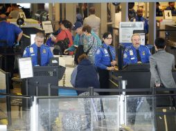 Autoridades indican que el tirador quería demostrar lo fácil que era introducir un arma a un aeropuerto y abrir fuego. ARCHIVO /
